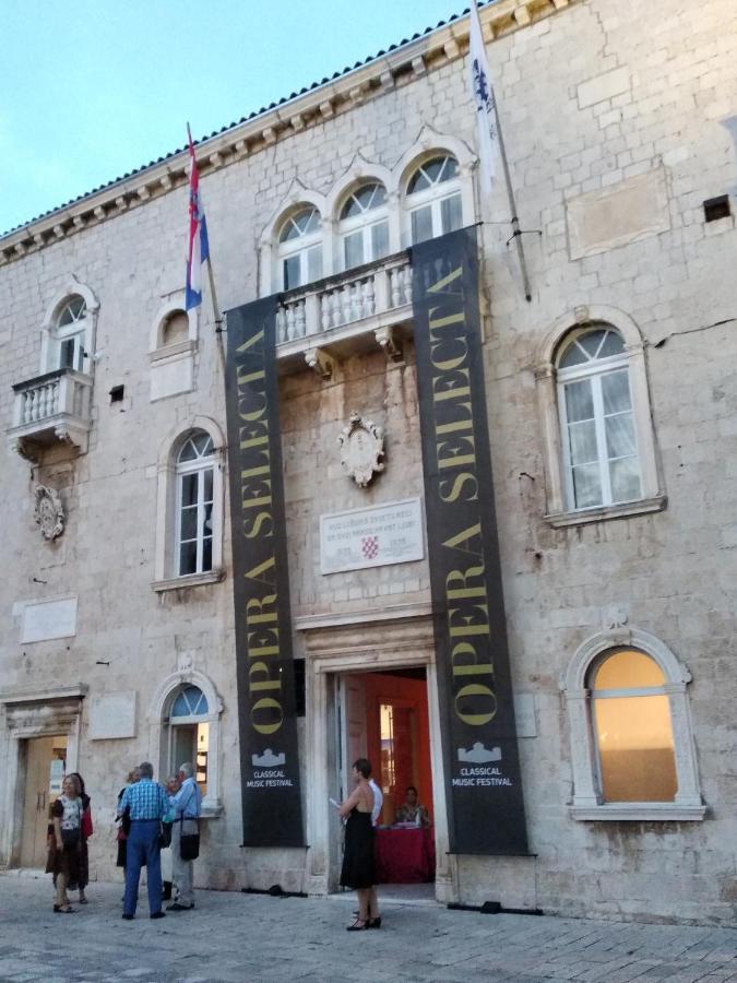 Kiwi Lägenhet Trogir Exteriör bild
