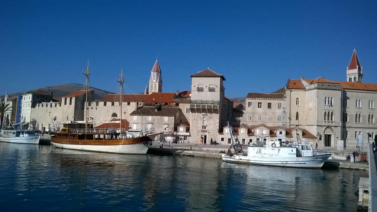 Kiwi Lägenhet Trogir Exteriör bild